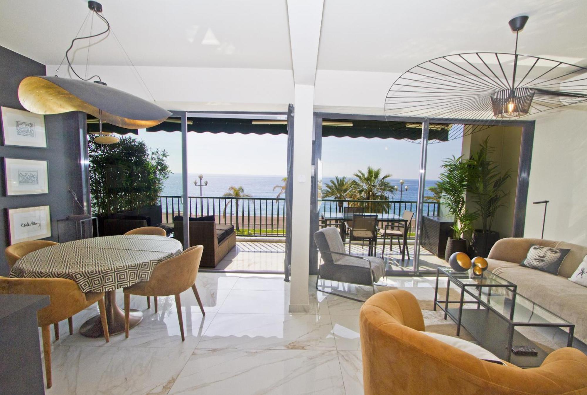 Luxury Flat Beachfront Leilighet *
